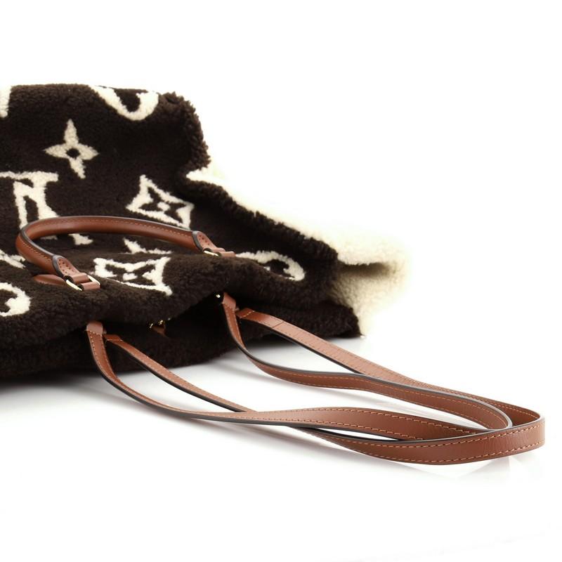 Louis Vuitton OnTheGo Tragetasche mit Monogramm aus riesigem Teddy-Fleece GM 1