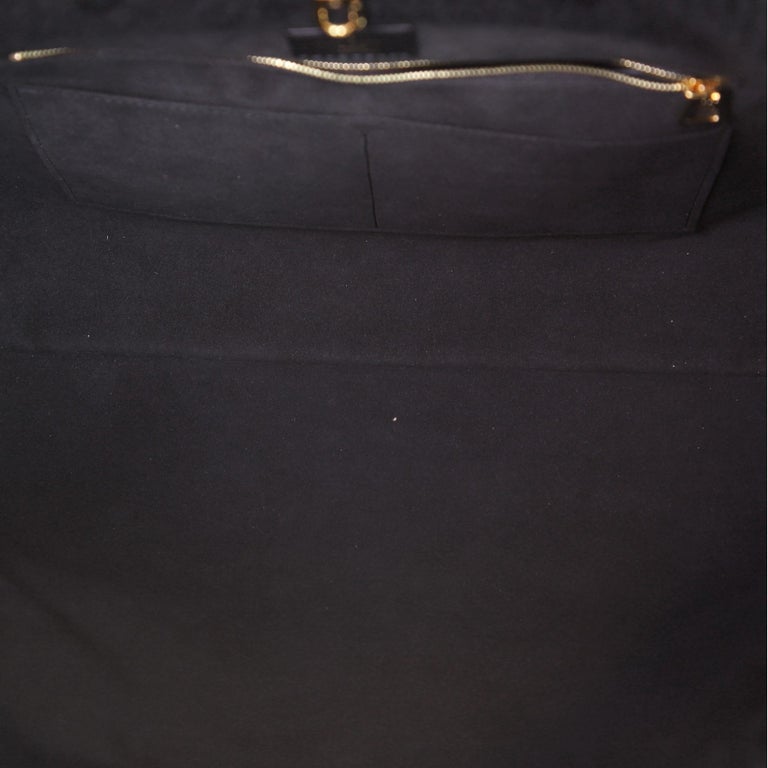 Louis Vuitton Limited Edition Black/Red Monogram Fleece Teddy Onthego GM  Tote Bag - Yoogi's Closet