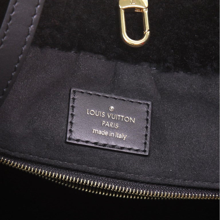 Louis Vuitton OnTheGo Tote Monogram Giant Teddy Fleece GM at 1stDibs  louis  vuitton fleece, fleece louis vuitton bag, louis vuitton fleece bag