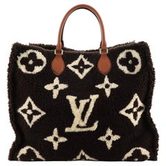 Louis Vuitton OnTheGo Tote Monogram Giant Teddy Fleece GM