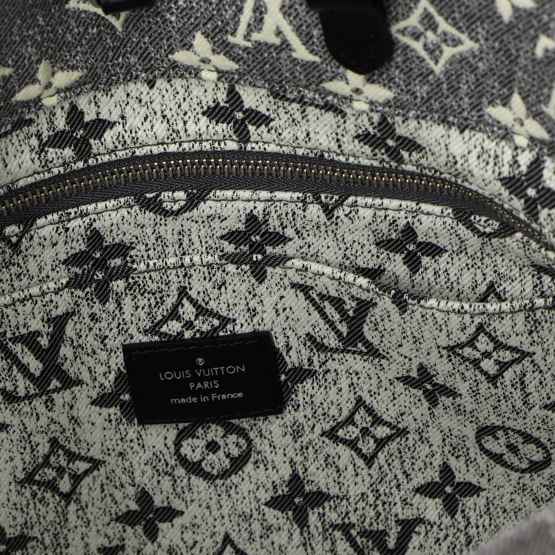 Louis Vuitton OnTheGo Tote Monogram Jacquard Denim MM For Sale 2