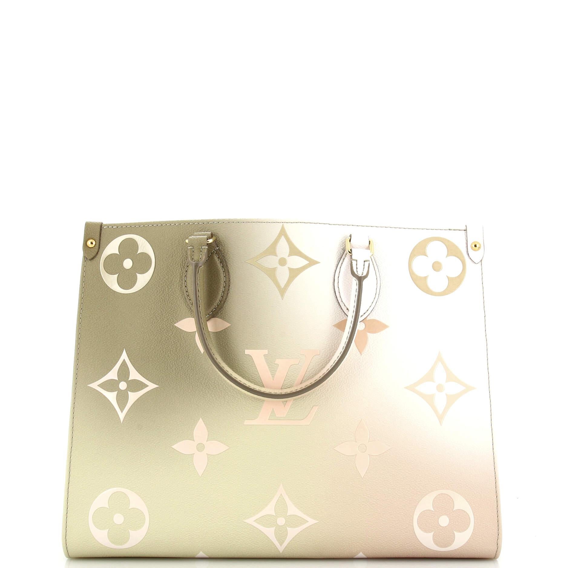 Louis Vuitton OnTheGo Tragetasche Spring in the City Monogramm Riesiges Segeltuch MM im Zustand „Gut“ in NY, NY