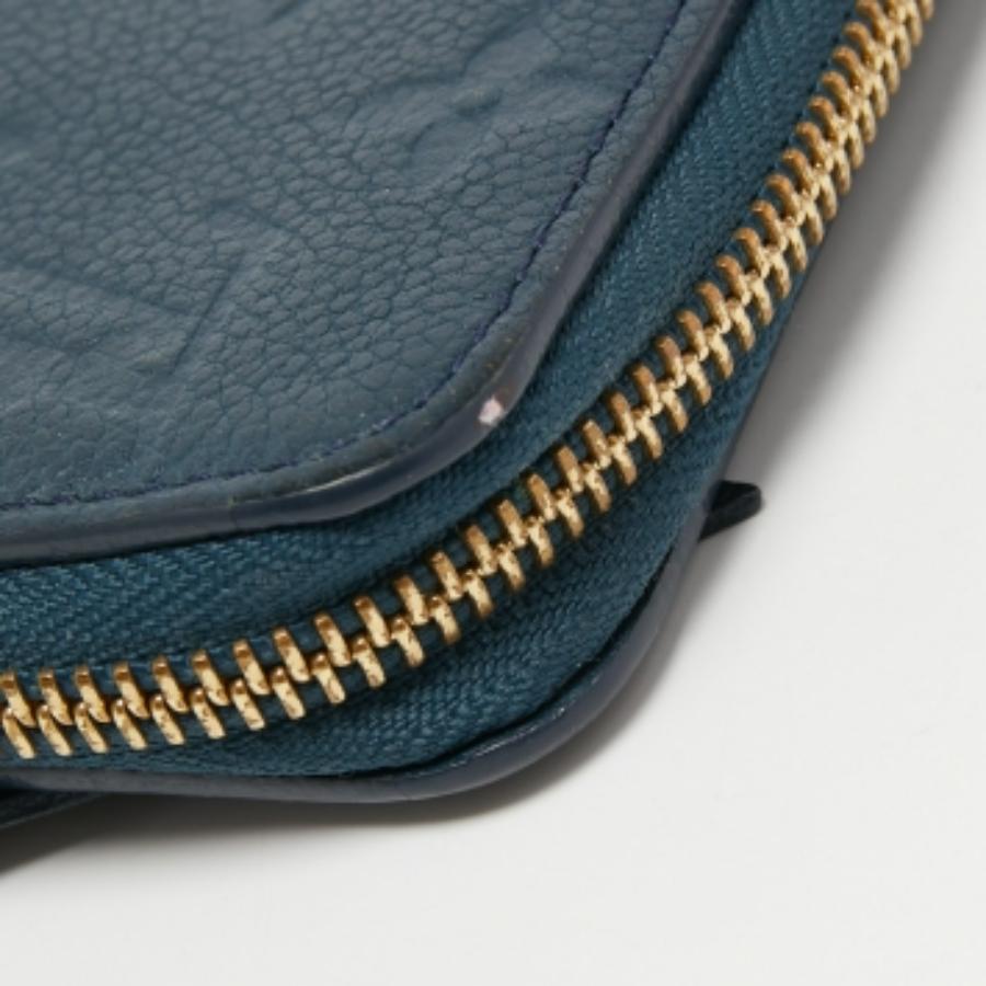 Noir Louis Vuitton - Portefeuille à fermeture éclair en cuir avec monogramme « Empreinte » en vente