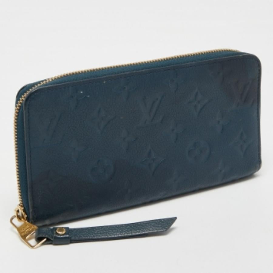 Louis Vuitton - Portefeuille à fermeture éclair en cuir avec monogramme « Empreinte » en vente 1