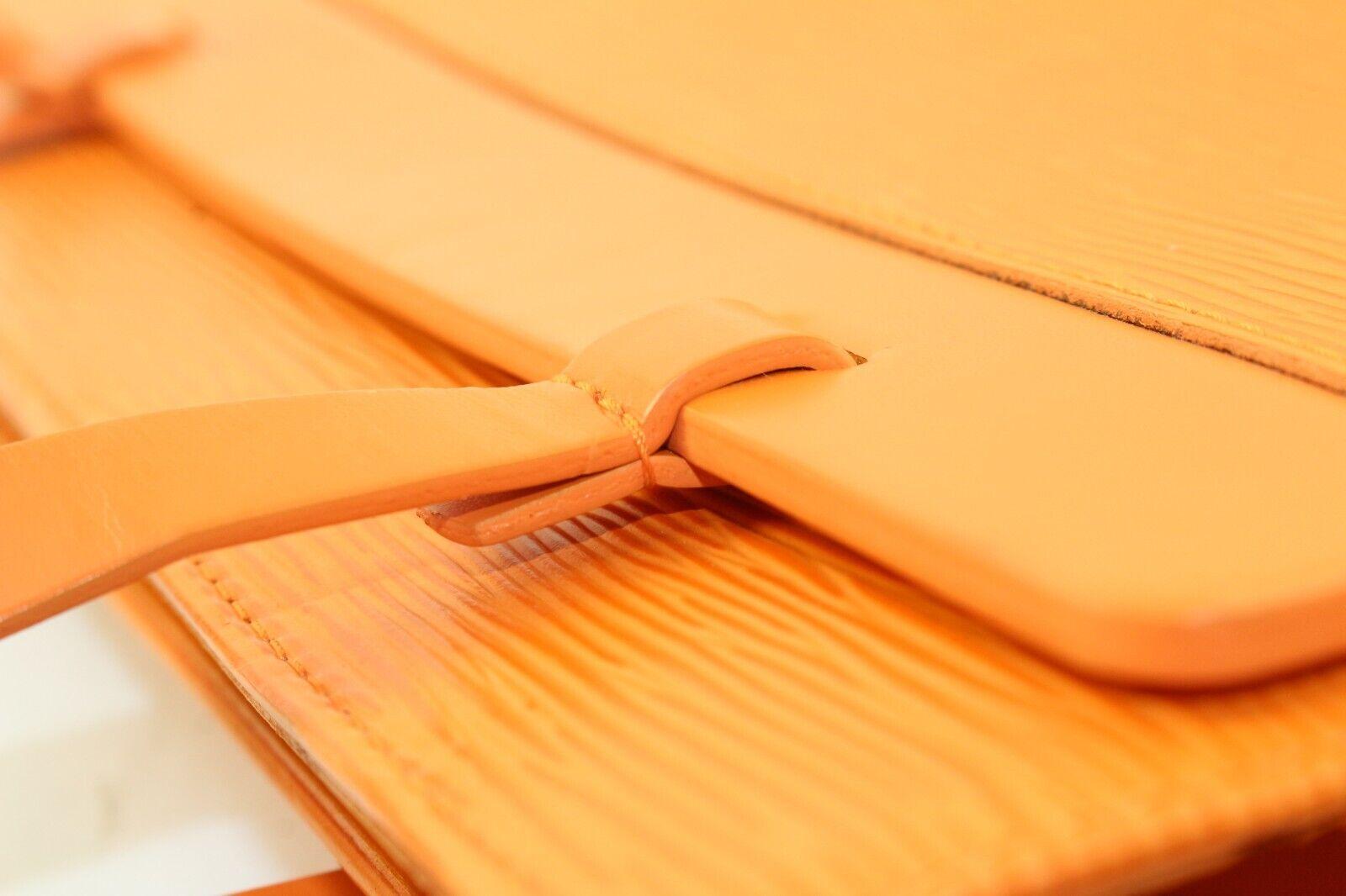 LOUIS VUITTON Orange Epi Leather Croisette Zip Shoulder Bag 1LV1220K For Sale 4