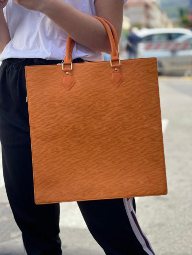 LOUIS VUITTON Sac Plat PM Hand Bag Epi Leather Orange France M5274H 77JH346
