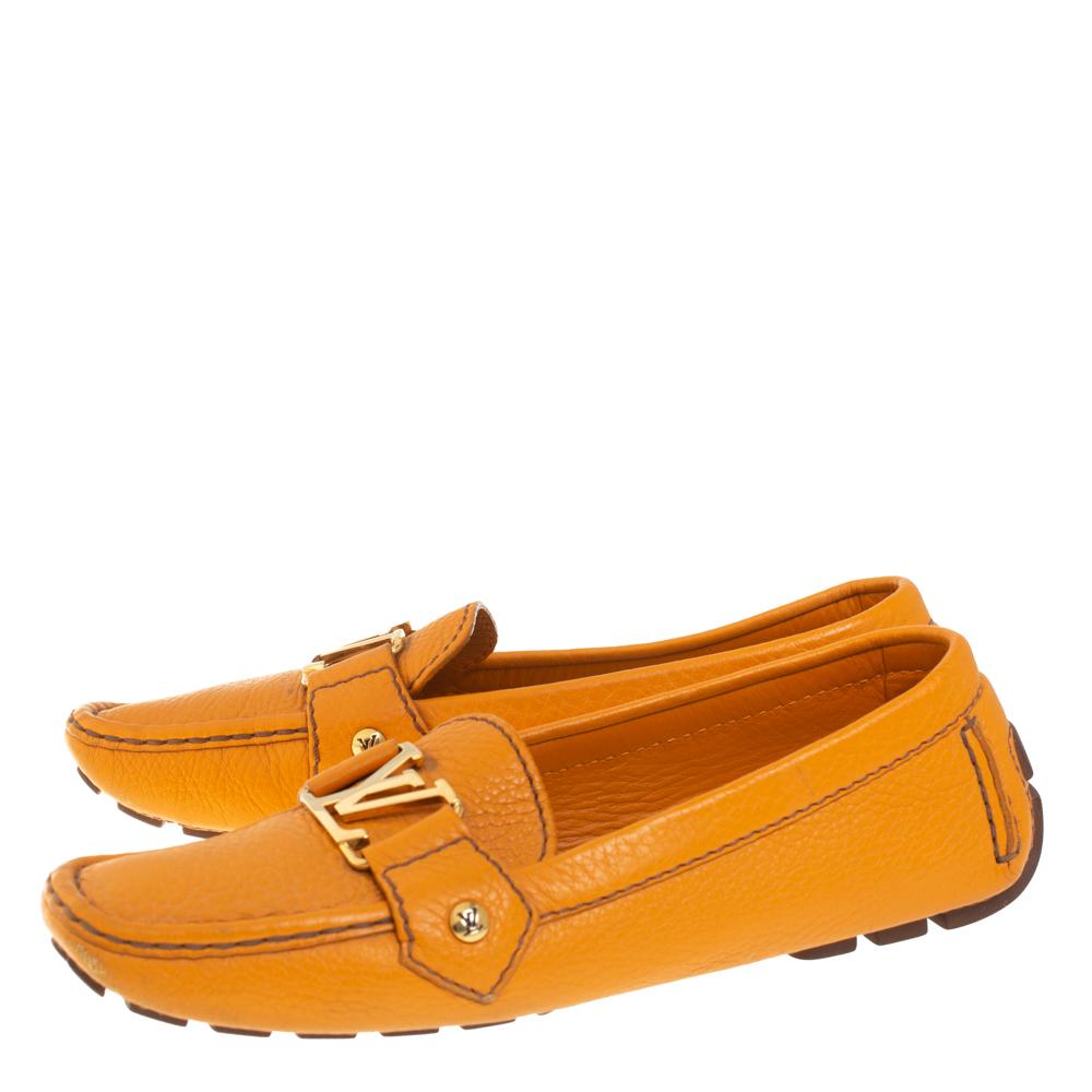 Louis Vuitton Orange Leather Logo Embellished Driving Loafer Size 35.5 In Good Condition In Dubai, Al Qouz 2