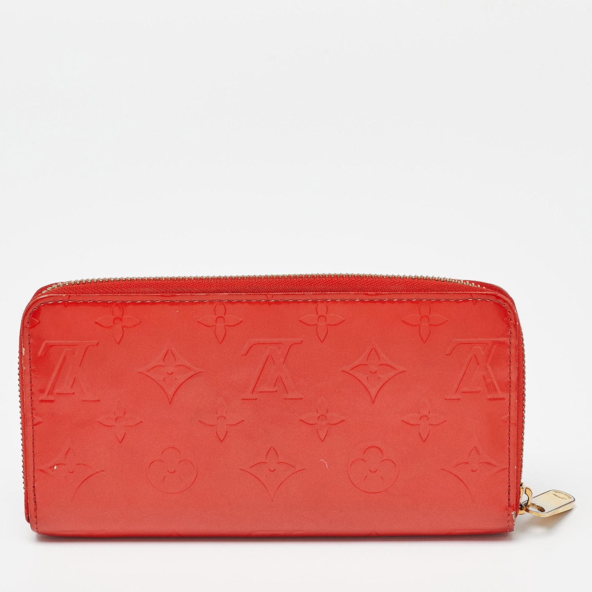 Louis Vuitton Orange Sunset Monogram Vernis Zippy Wallet In Good Condition For Sale In Dubai, Al Qouz 2