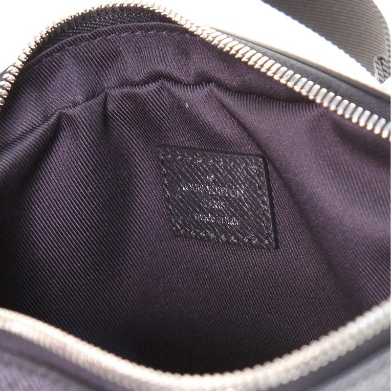 Sac banane Louis Vuitton d'extérieur Monogram Taigarama Bon état à NY, NY