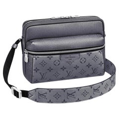 Louis Vuitton Outdoor Messenger bag