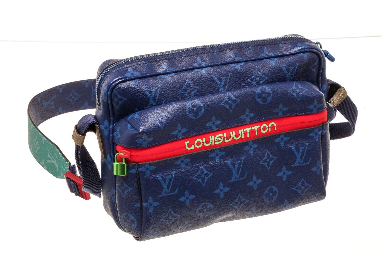 Louis Vuitton Outdoor Messenger Bag PM with blue hardware, adjustable strap In Good Condition For Sale In Irvine, CA