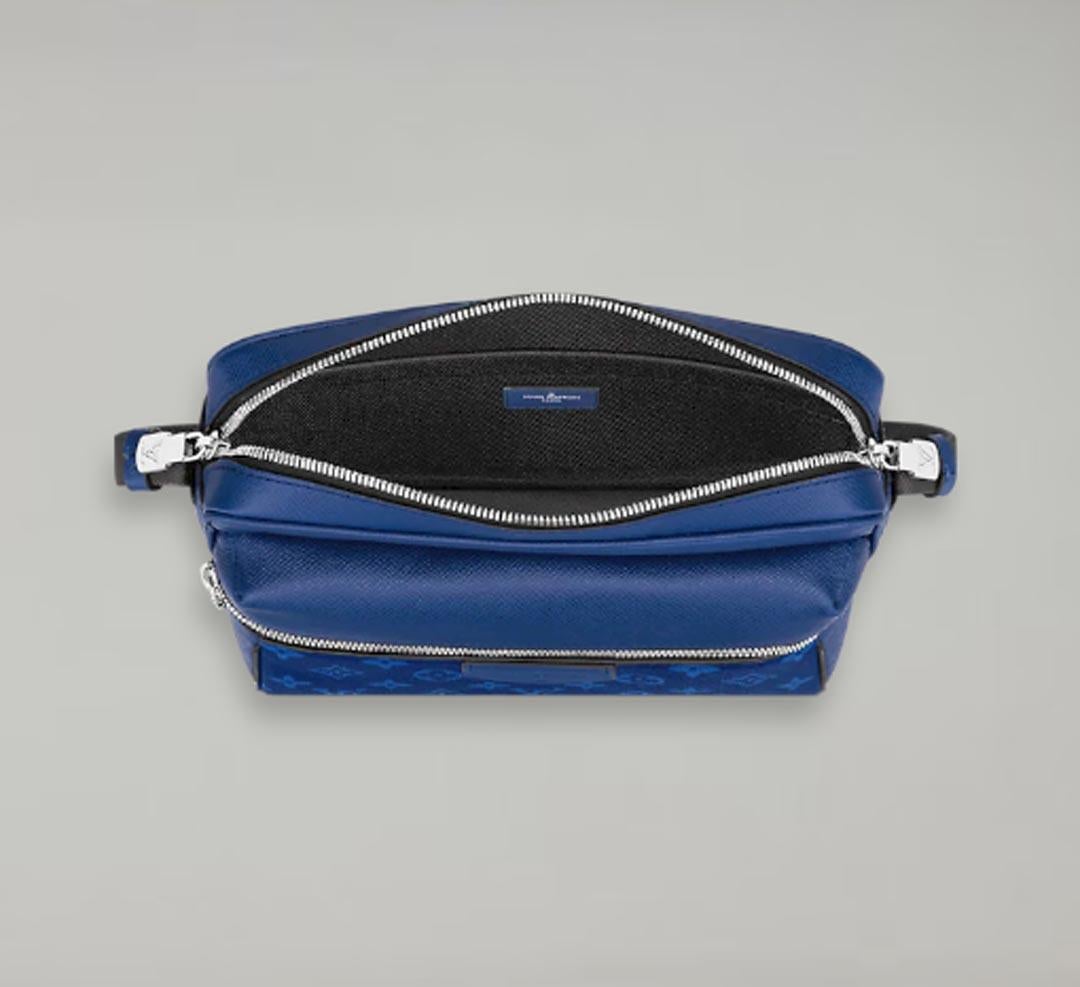 Louis Vuitton Outdoor Messenger Cobalt Taiga Cowhide Leather For Sale