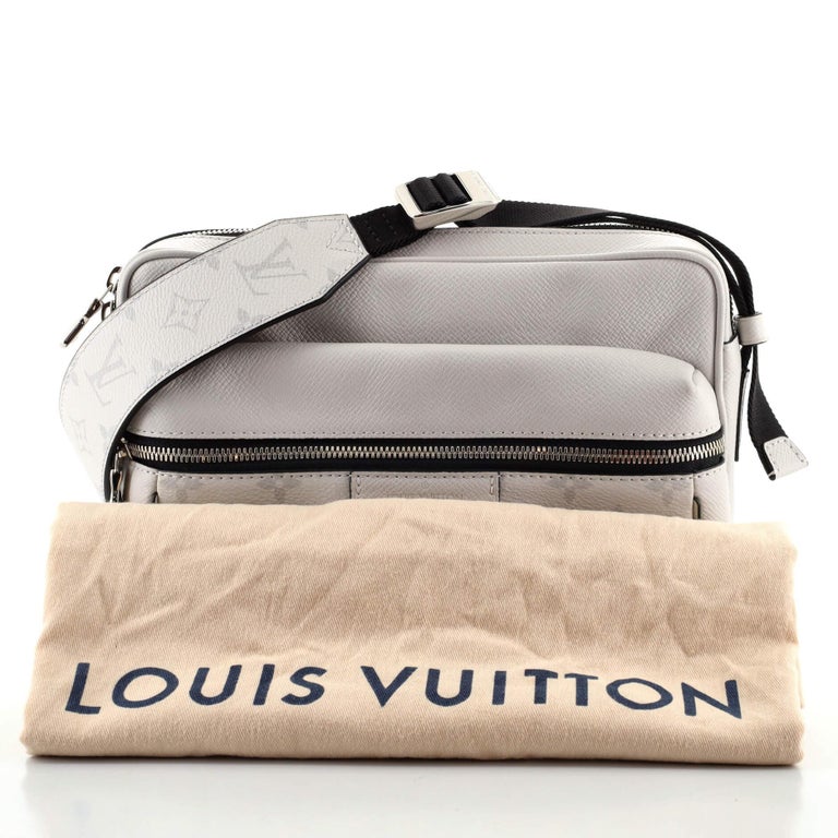Louis Vuitton Outdoor Messenger Monogram Eclipse Taiga Black - Mens