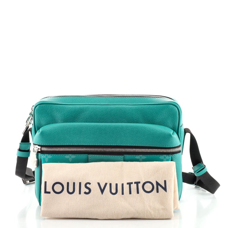 Louis Vuitton Yellow Monogram Taïgarama Outdoor Messenger Leather Cloth  ref.889814 - Joli Closet
