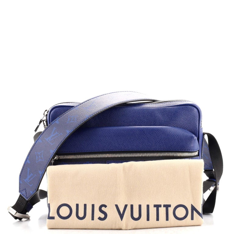 Louis Vuitton Taiga Monogram Eclipse Outdoor Pouch Unisex 