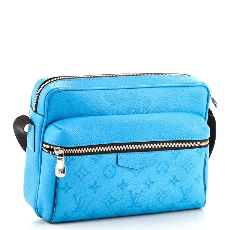 Louis Vuitton Outdoor Messenger Blue Taiga Monogram Leather ref.1008110 -  Joli Closet