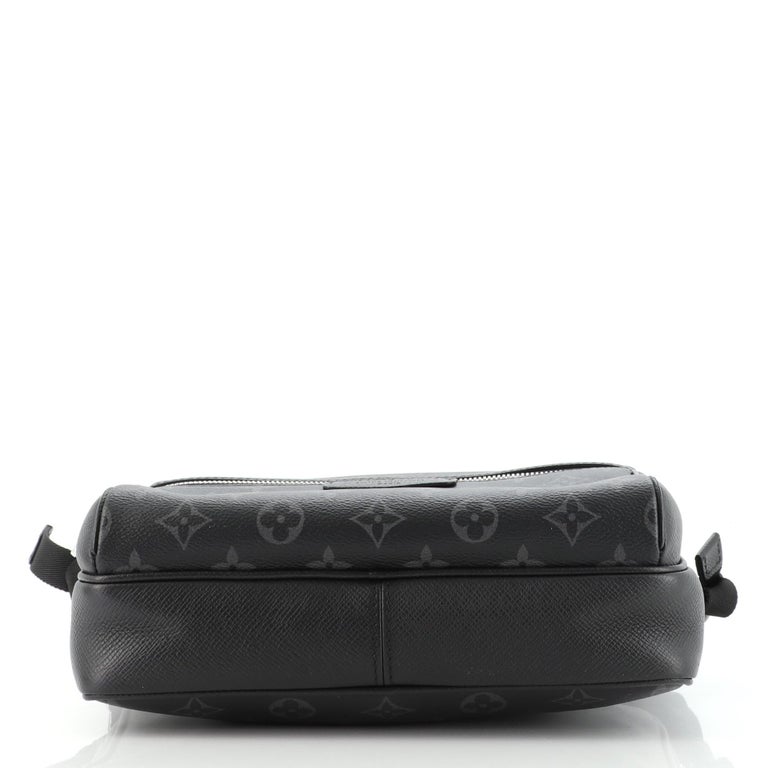 Louis Vuitton Outdoor Messenger Monogram Taigarama In Good Condition For Sale In New York, NY