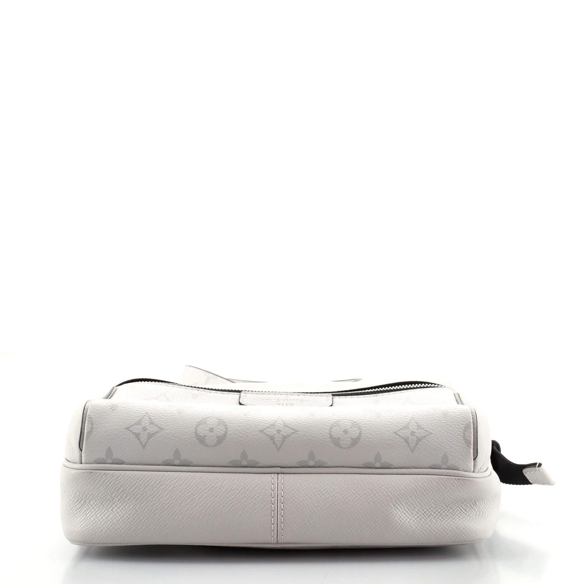 Messenger-Monogramm Taigarama von Louis Vuitton für draußen für Damen oder Herren