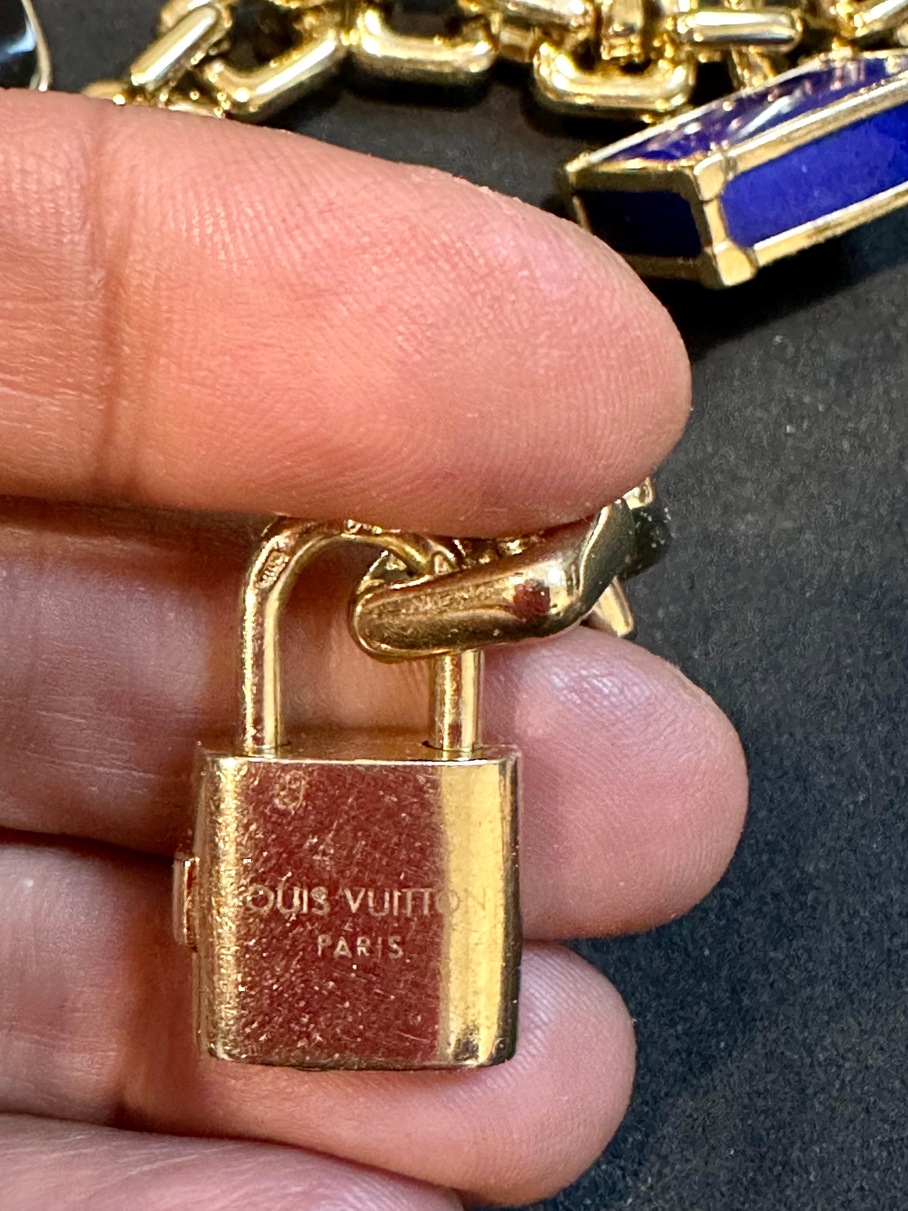 Louis Vuitton Padlock & Keys+ Two Bags Charm Yellow Gold Bracelet 125.7 Gm 18 KG For Sale 9