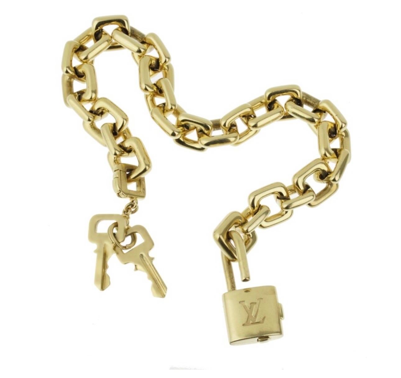 Louis Vuitton Padlock & Keys+ Two Bags Charm Bracelet en or jaune 125.7 Gm 18 KG Unisexe en vente