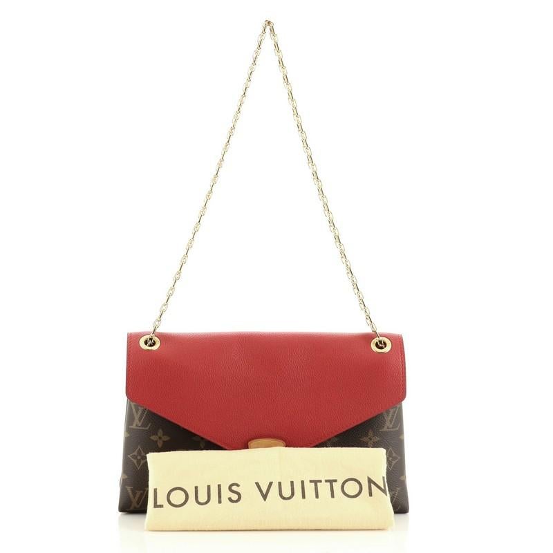 Condition: Great. Minor wear on exterior and in interior, scratches on hardware.
Accessories: Dust Bag
Measurements: Handle Drop 11