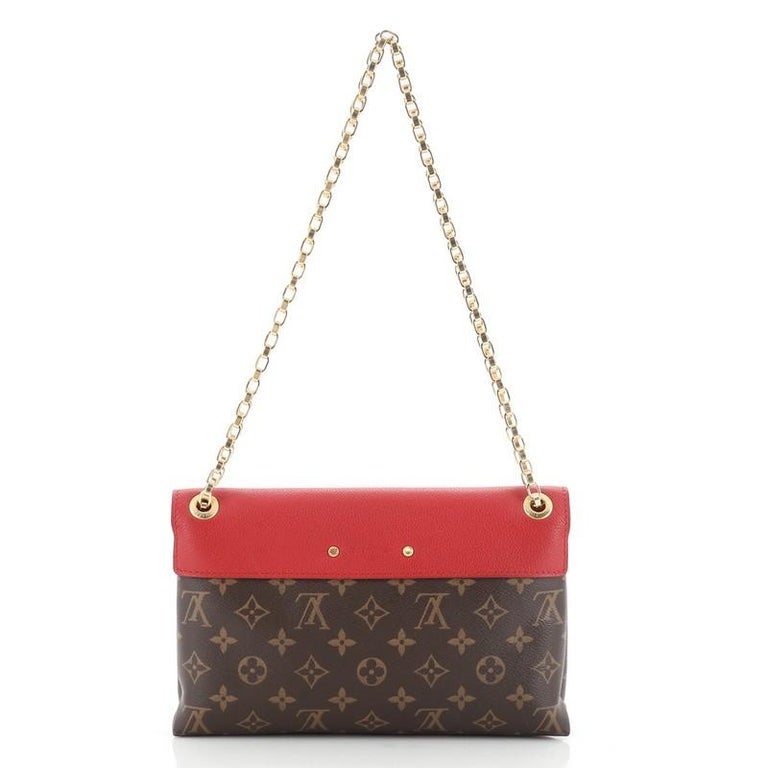 Louis Vuitton Pallas Chain Shoulder Bag Monogram Canvas And Calf Leather at 1stdibs