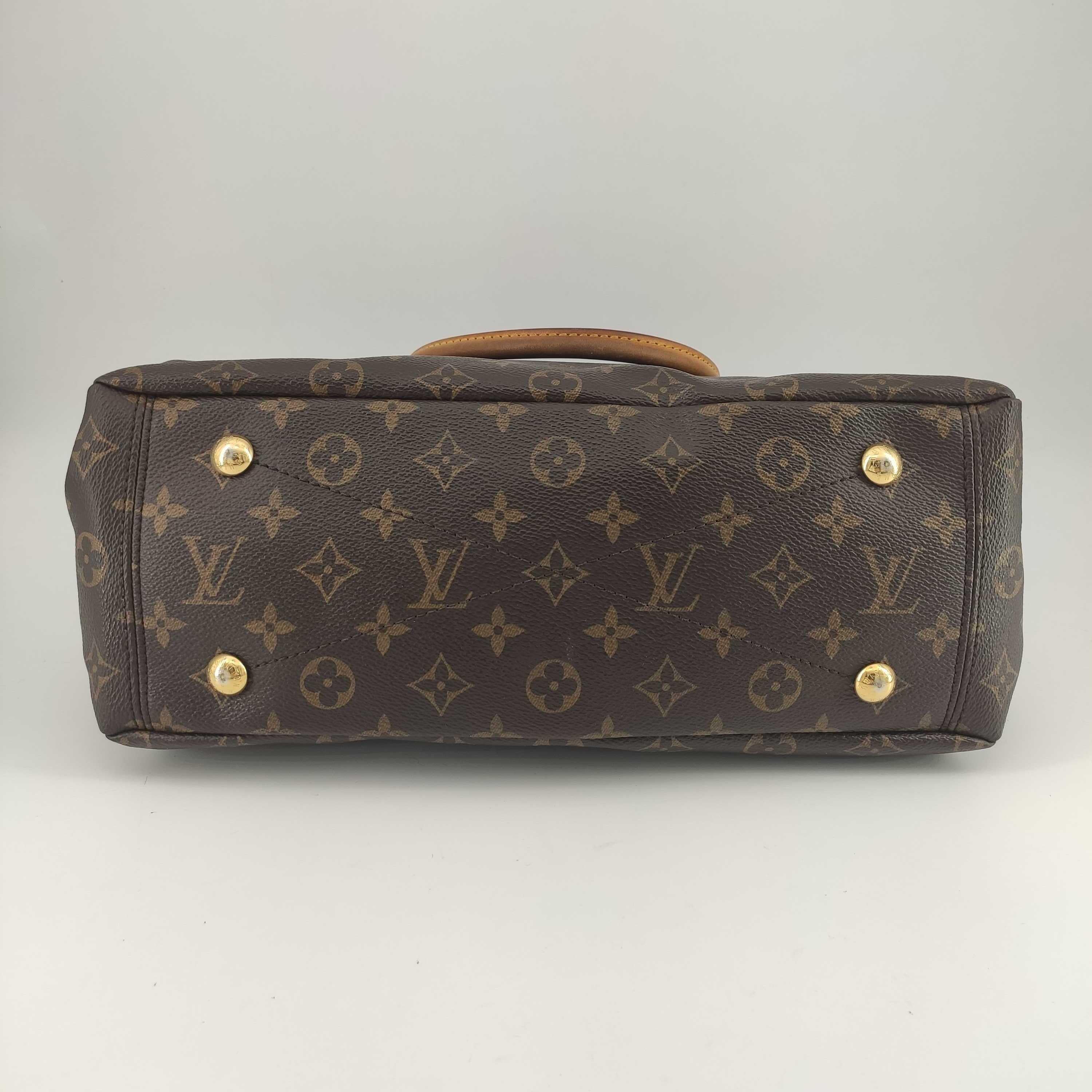 LOUIS VUITTON Pallas Shoulder bag in Brown Canvas In Excellent Condition In Clichy, FR