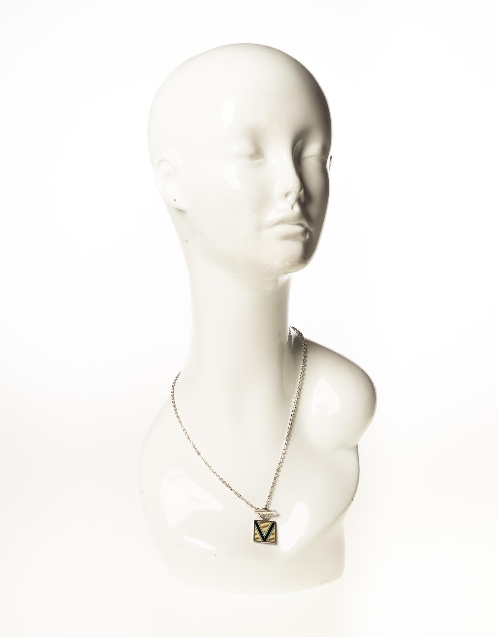 Louis Vuitton Pandantif Sterling Silver Necklace In Excellent Condition In Montreal, Quebec