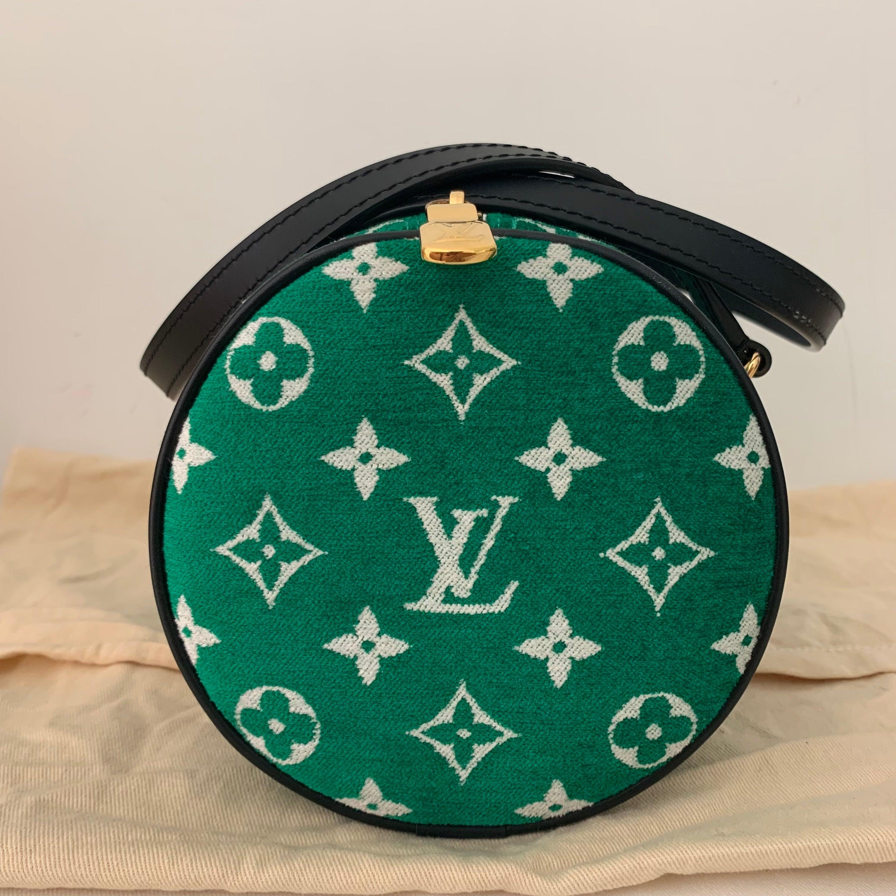 Louis Vuitton Papillon Trunk 26 Green Monogram Velvet and Leather In Excellent Condition For Sale In AUBERVILLIERS, FR