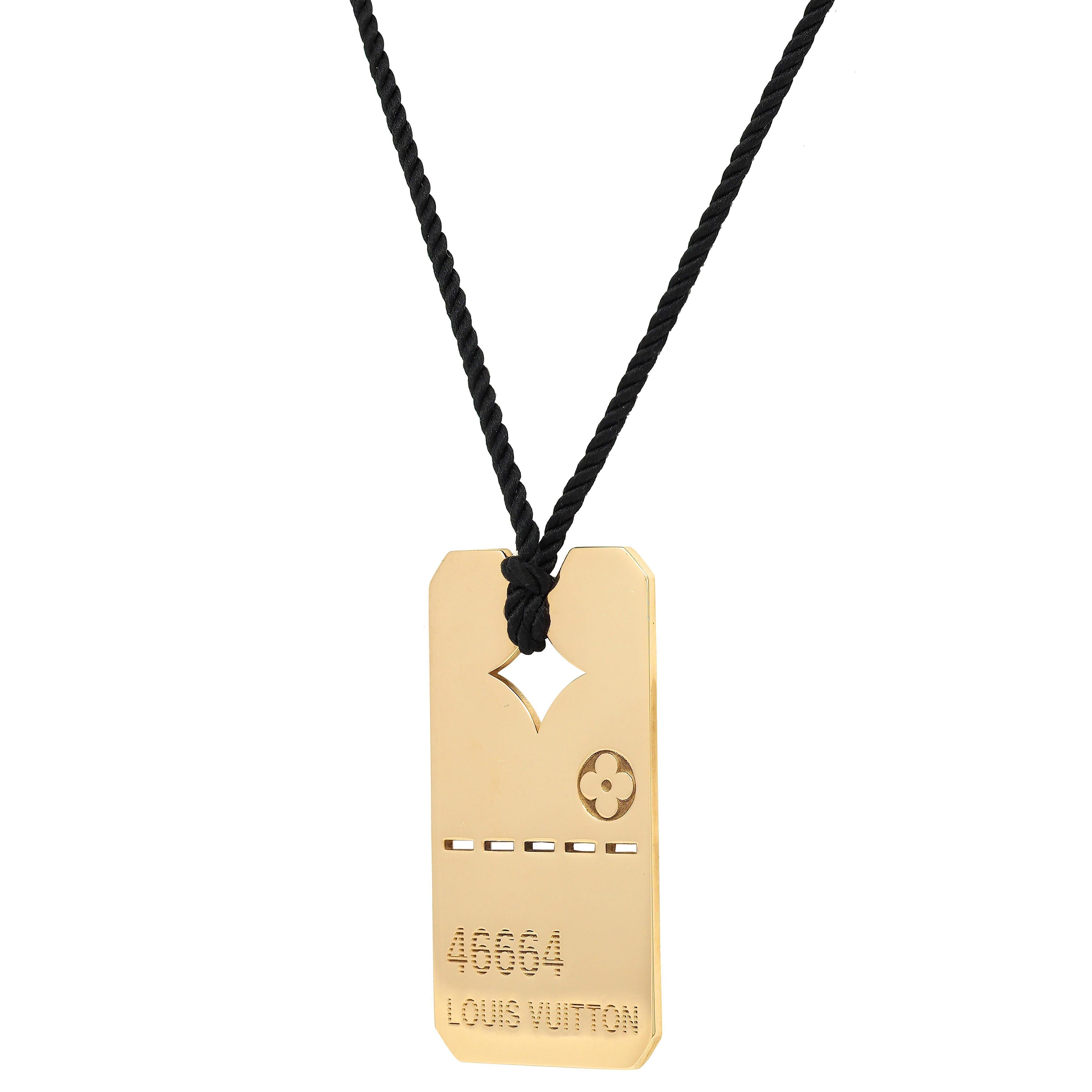 Louis Vuitton Paris 18 Karat Yellow Gold Logo Dog Tag Unisex Pendant Necklace For Sale 3
