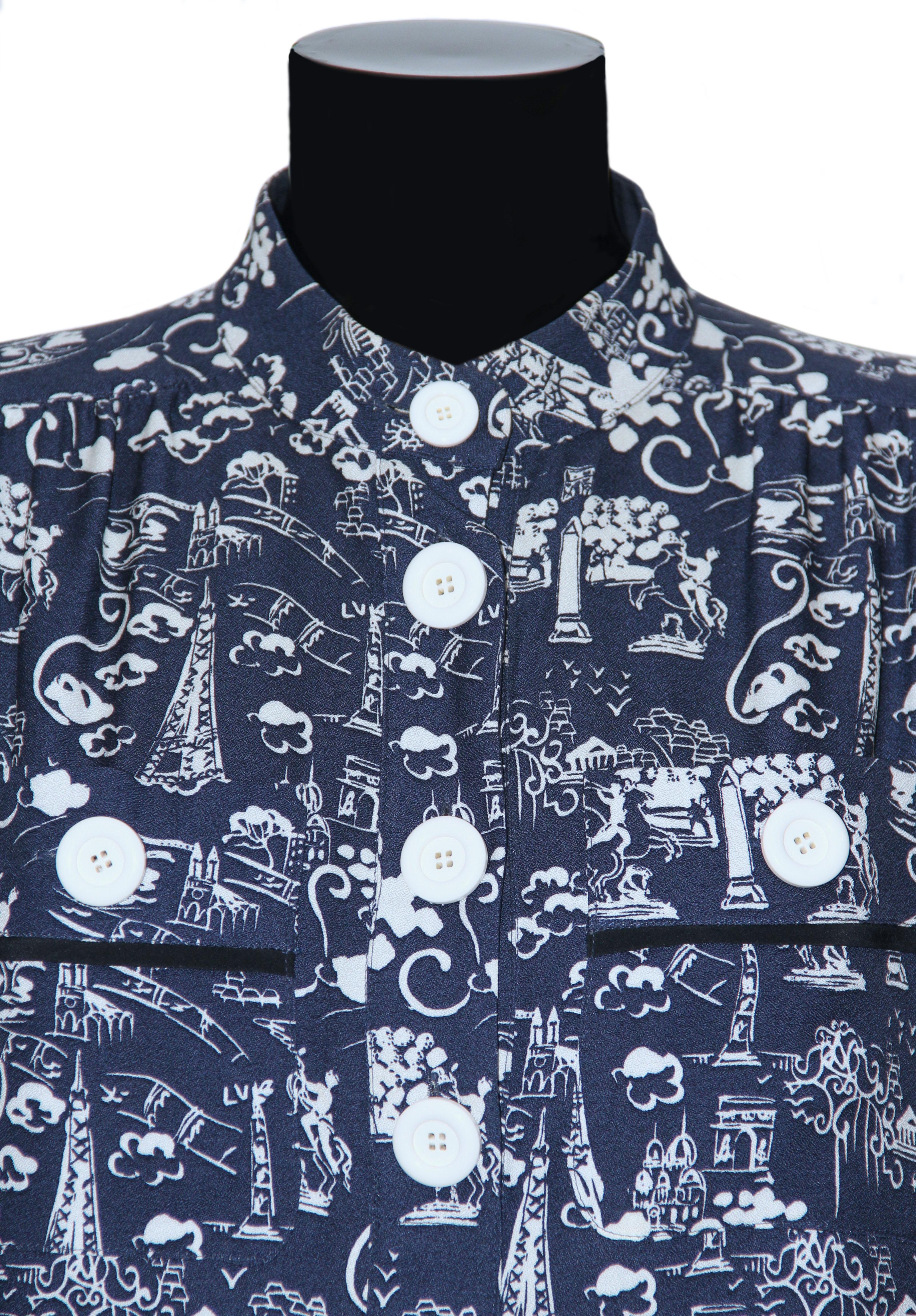 Monuments Marineblaue Seidenbluse mit Druck von Louis Vuitton (Violett)