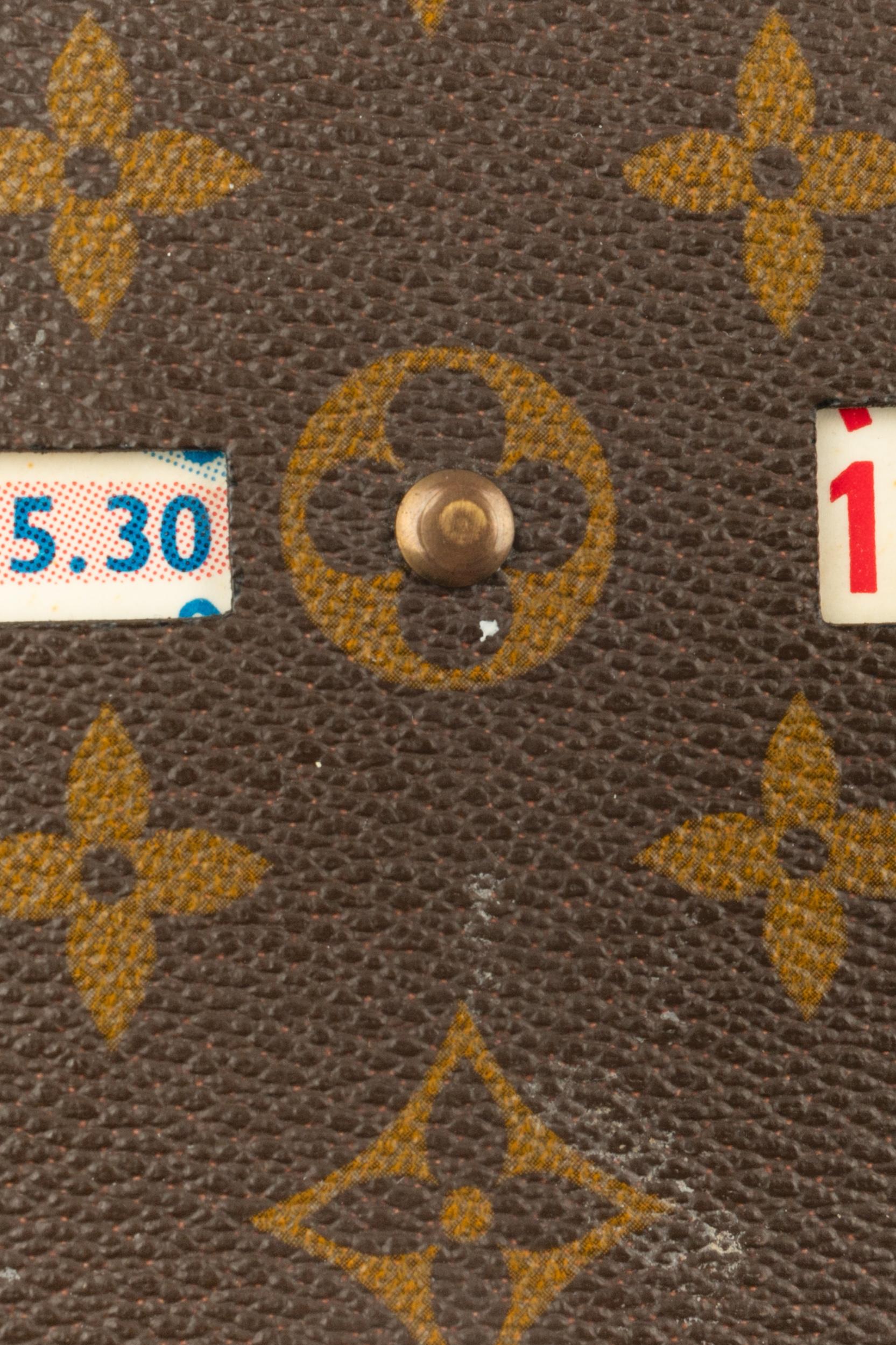 Louis Vuitton parking disk For Sale 2