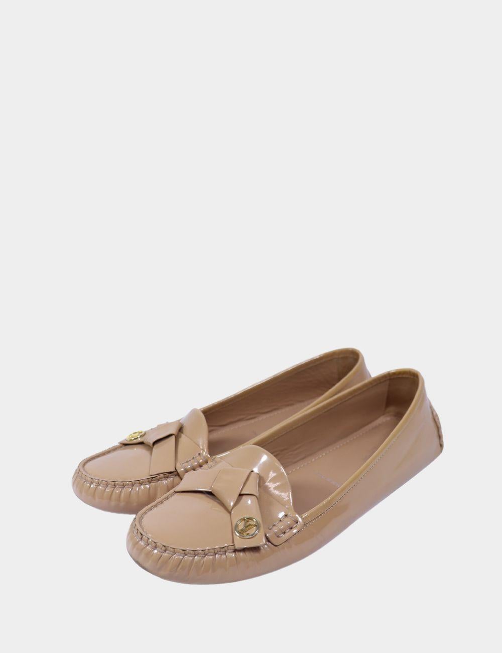Louis Vuitton Parklane Patent Leather Loafers Size EU 37.5 In Good Condition For Sale In Amman, JO