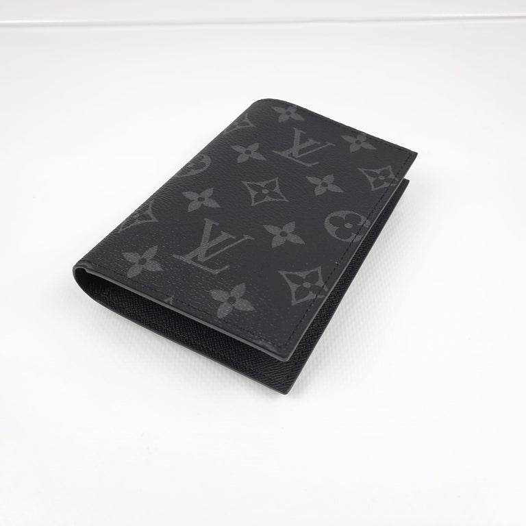 Louis Vuitton Passport Cover For Sale at 1stDibs