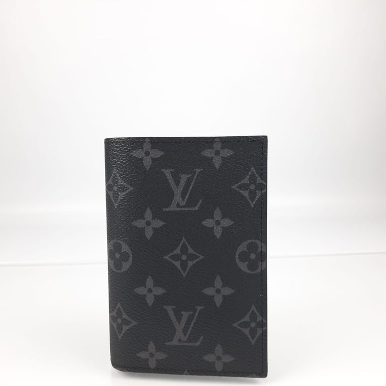 Louis Vuitton Passport Cover For Sale at 1stDibs