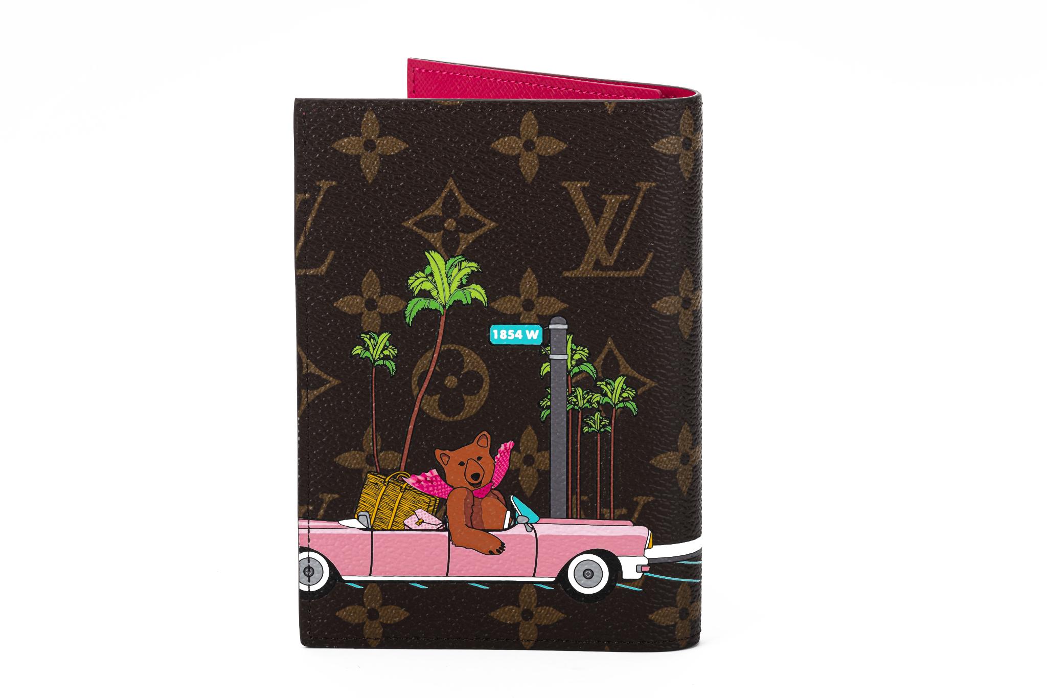 Louis Vuitton Passport Cover Hollywood In Excellent Condition For Sale In West Hollywood, CA