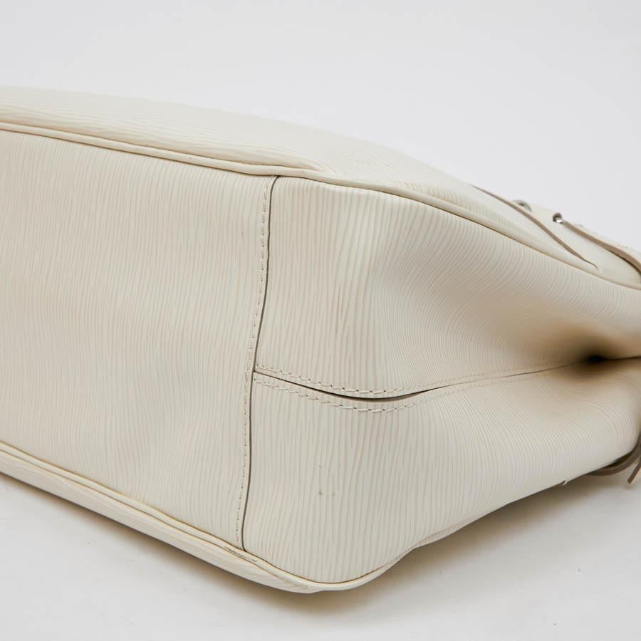 LOUIS VUITTON Passy Epi White Leather Bag   In Excellent Condition In Paris, FR
