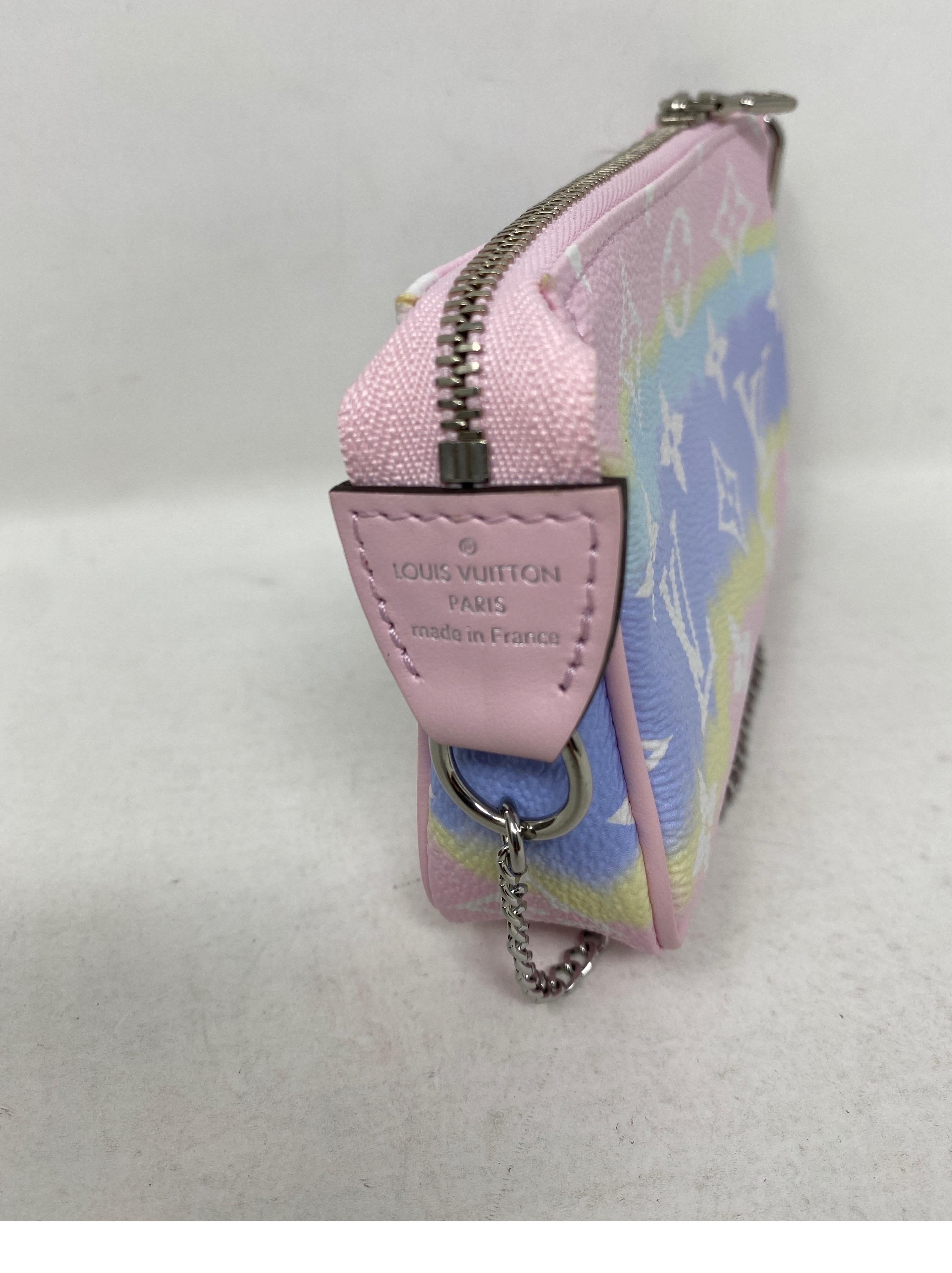 Louis Vuitton Pastel Escale Pochette In condizioni Nuovo a Athens, GA