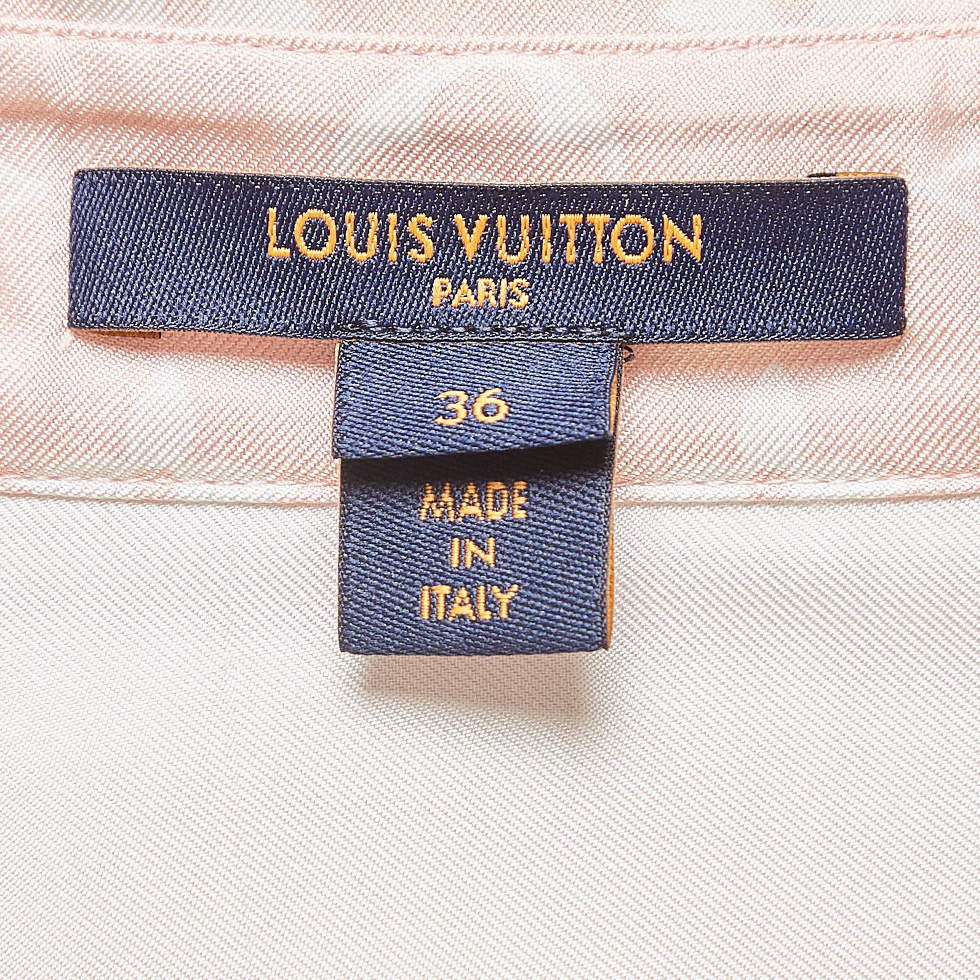 Louis Vuitton Pastellgelbes hochgeschlossenes Mini-Hemdkleid aus Seide mit Monogramm S im Angebot 1