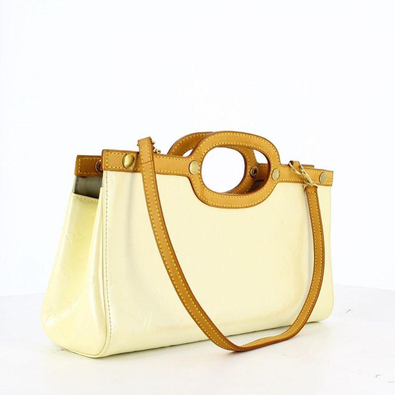 Borsa in pelle Louis Vuitton pattend

In ottime condizioni, presenta alcuni segni di utilizzo e usura. Borsa in due tonalità: una parte in pelle pattata e l'altra in pelle naturale marrone. Una piccola cinghia che può essere cambiata.
Pelle Pattend