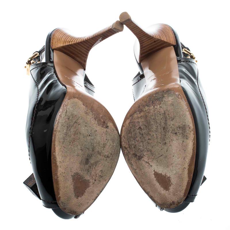 Louis Vuitton Patent Leather New Saint Honore Slingback Platfrom Sandals Size 37 In Good Condition In Dubai, Al Qouz 2