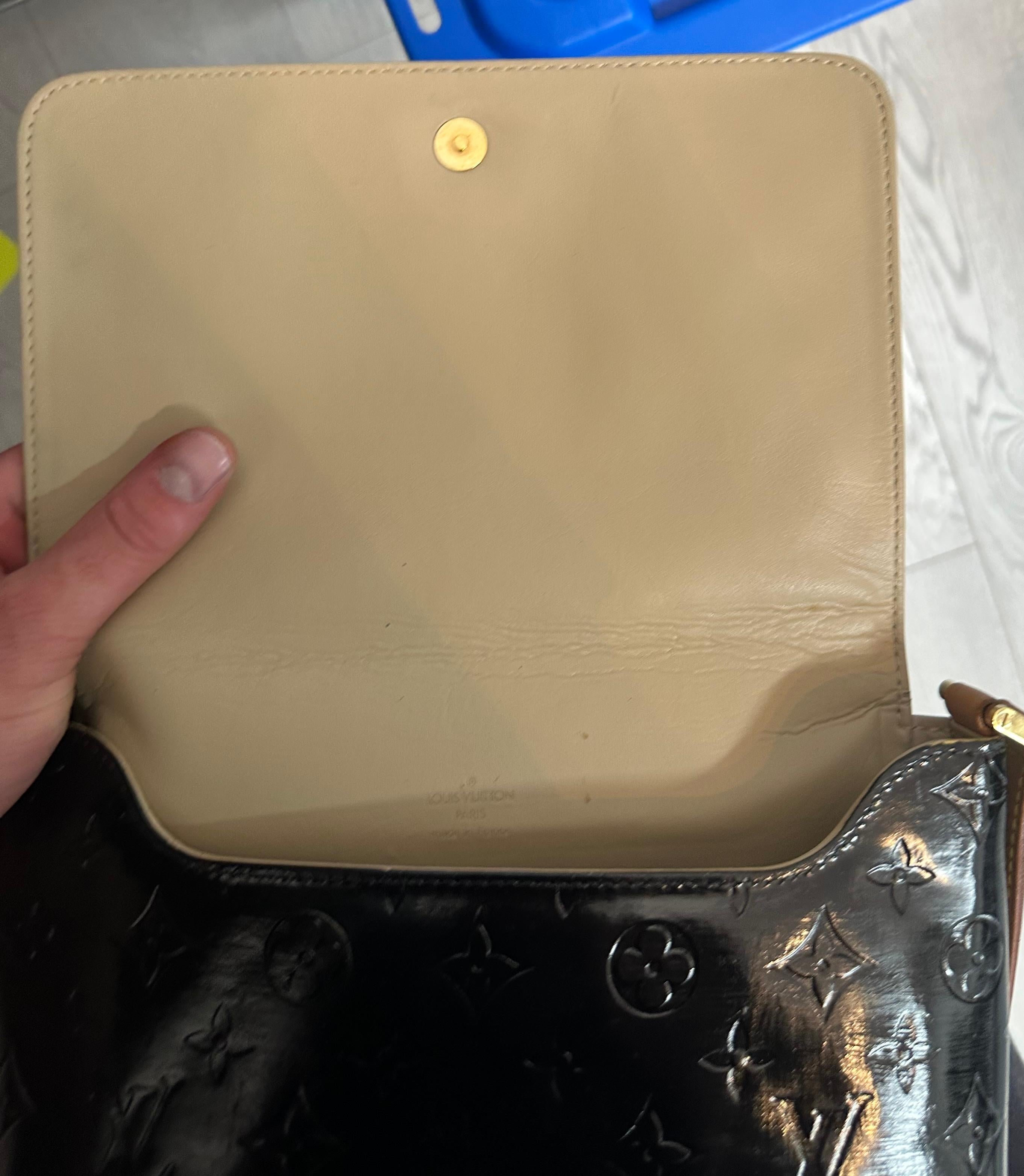 Louis Vuitton Patent Monogram Thomson Bag (AS IS) For Sale 4