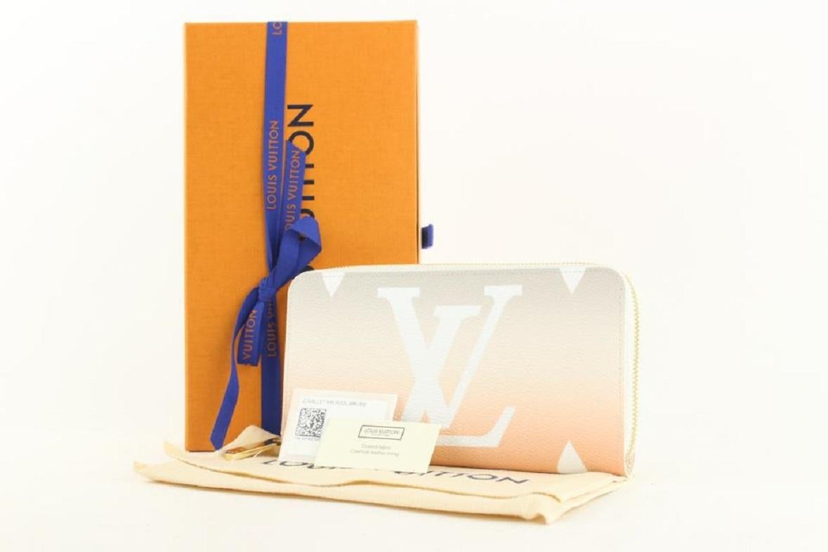 New LOUIS VUITTON By the Pool Kirigami Pouch Brume PM Card Case