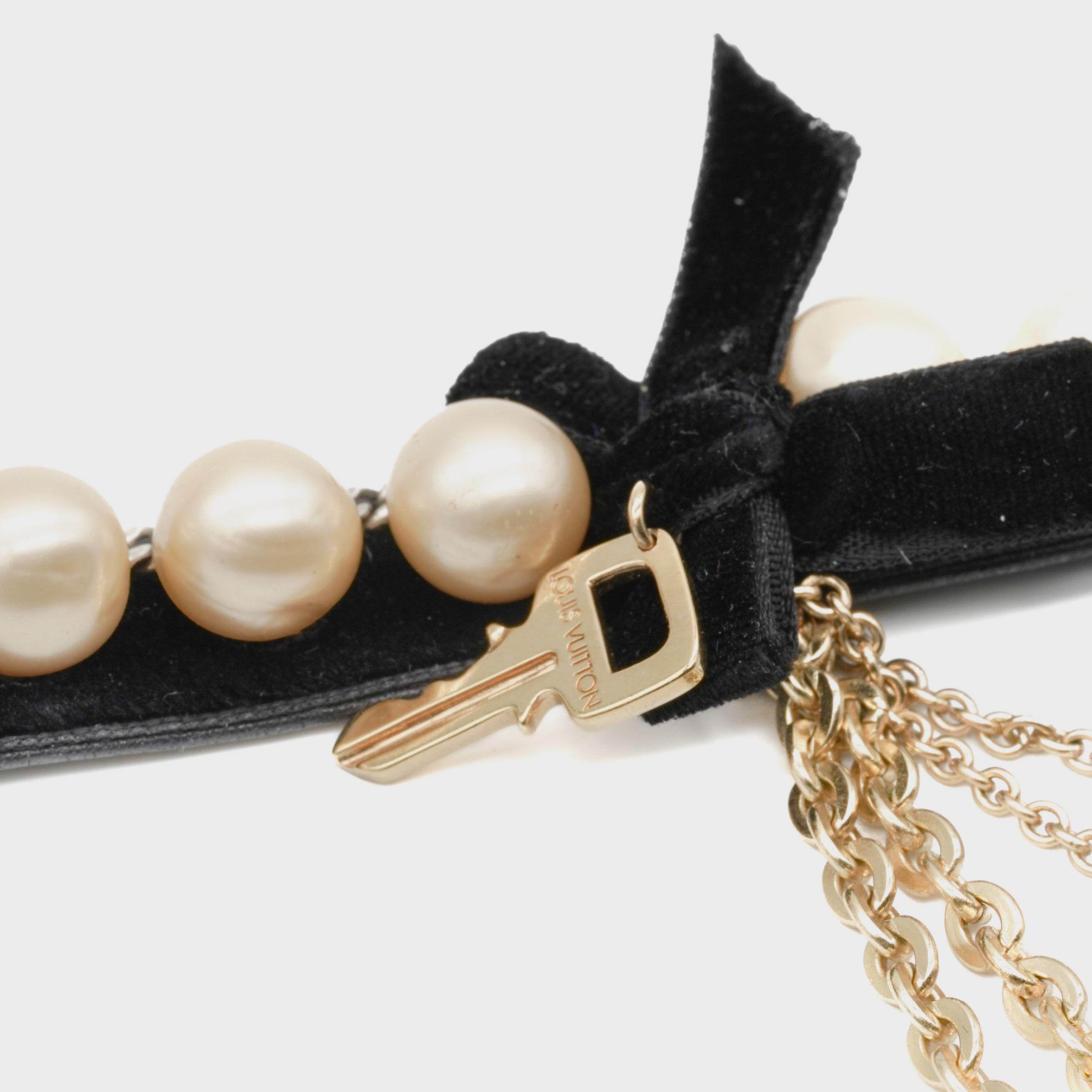 Collier de perles, de chaînes et de clés en velours Louis Vuitton par Marc Jacobs, FW 2004 Unisexe en vente