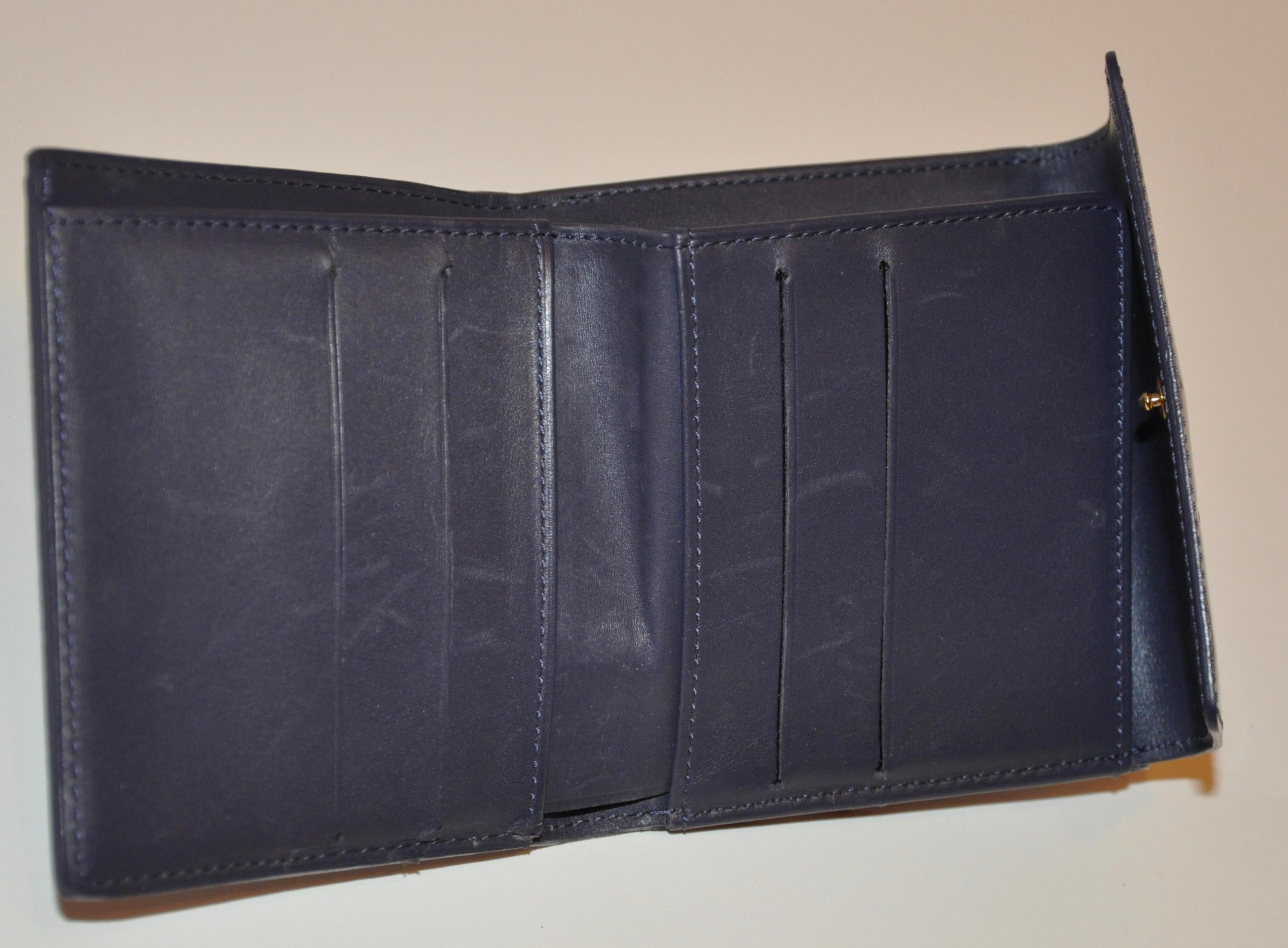Louis Vuitton Perlen-Stahl Unterschrift Monogramm Kreditkarte und ändern Brieftasche im Zustand „Relativ gut“ im Angebot in New York, NY