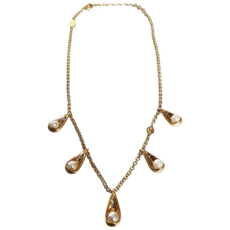 Louis Vuitton Pearl Yellow Gold Chain Necklace For Sale at 1stdibs