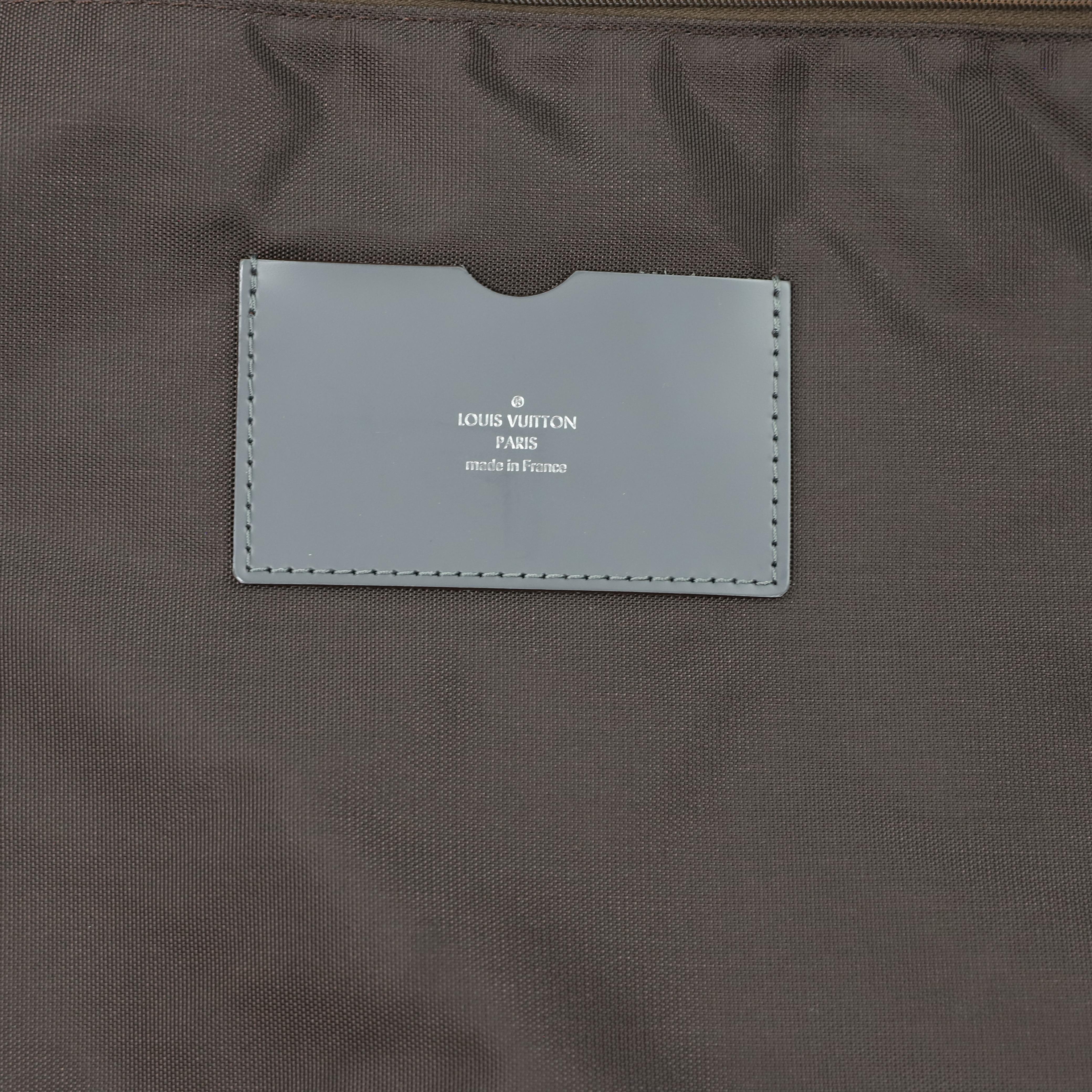 Women's or Men's Louis Vuitton Pegase leather travel bag For Sale
