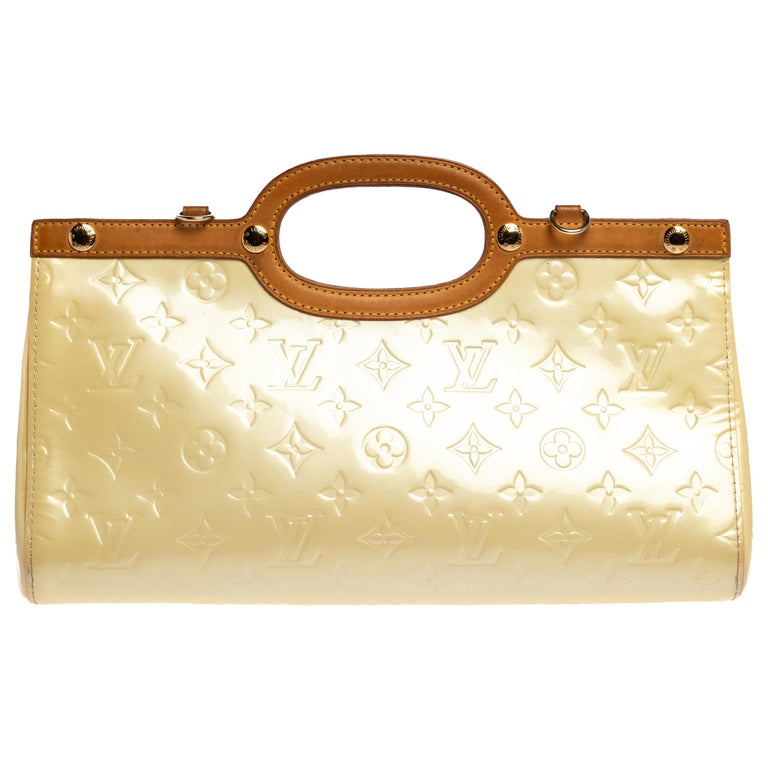 Louis Vuitton Perle Monogram Vernis Roxbury Drive Bag at 1stDibs ...