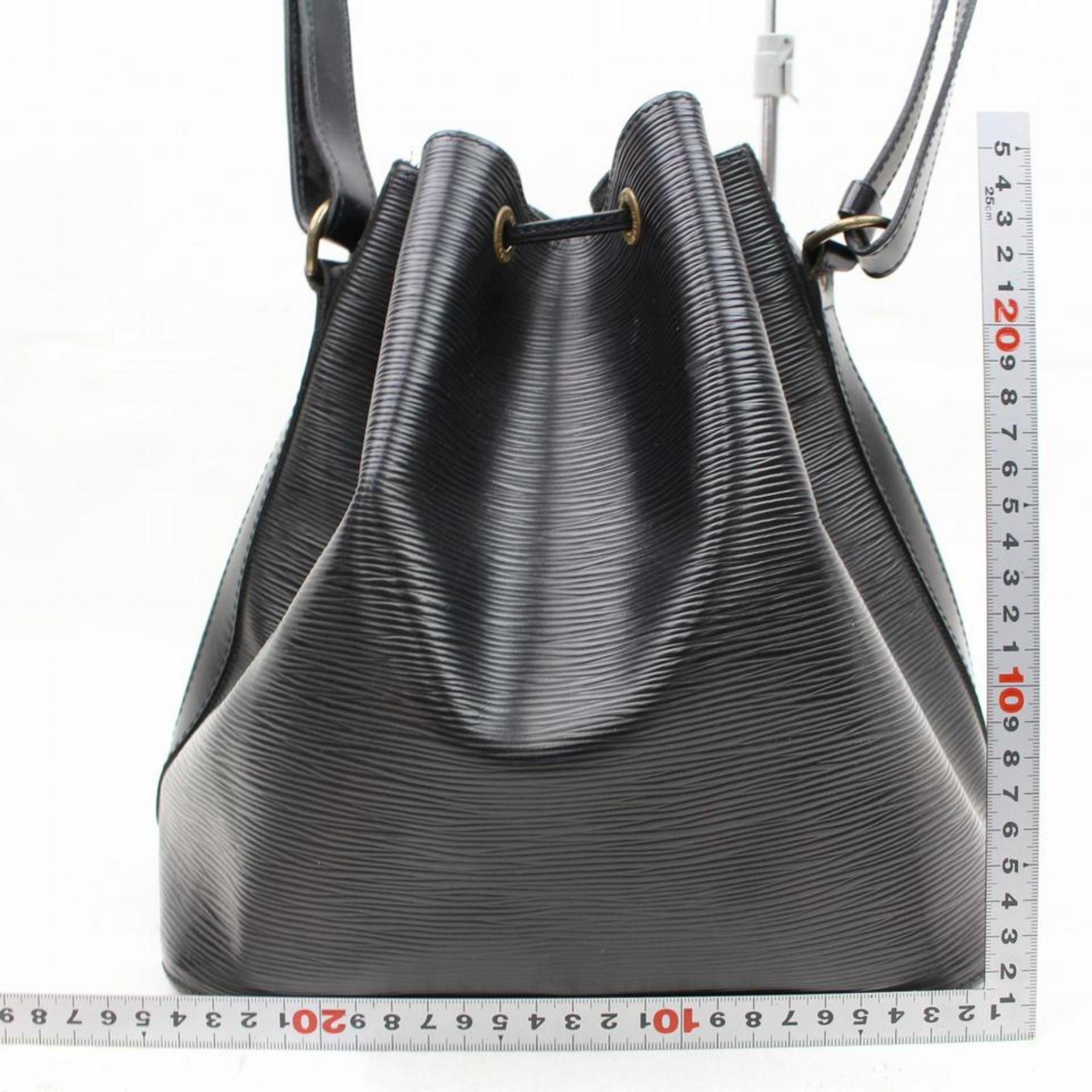 Louis Vuitton Petit Noe 866343 Black Leather Shoulder Bag For Sale 2