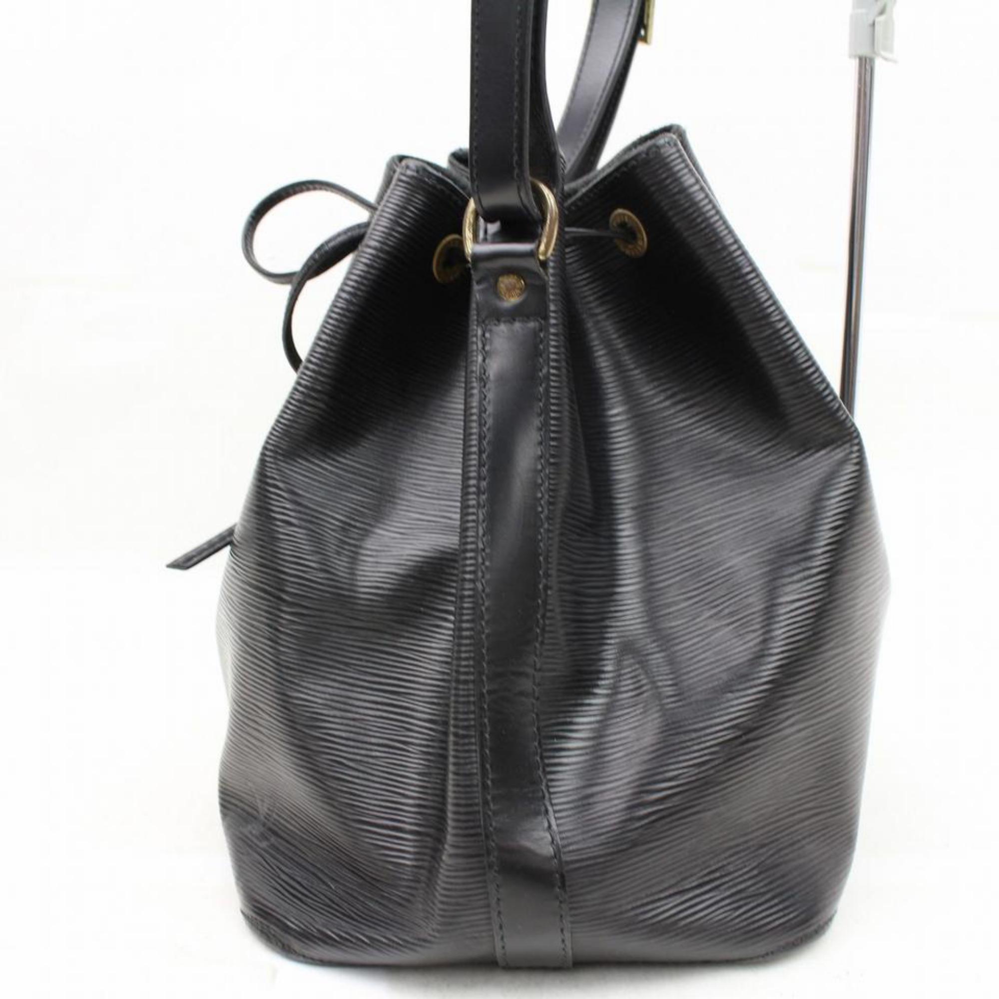 Louis Vuitton Petit Noe 866343 Black Leather Shoulder Bag For Sale 5